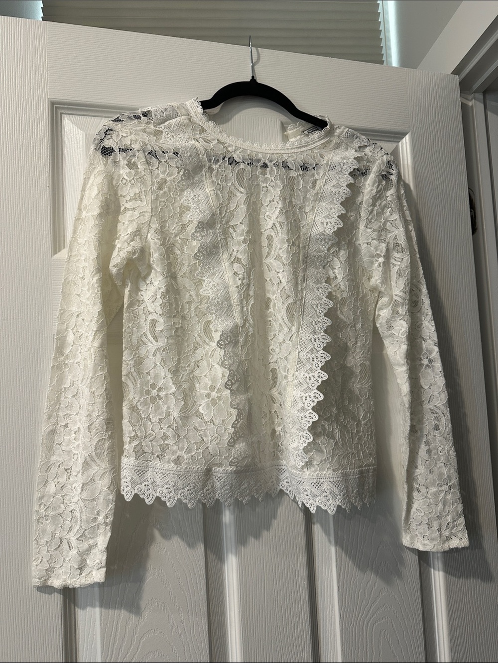 Ladies' Ivory Lace Long-Sleeve Blouse with Scalloped Trim